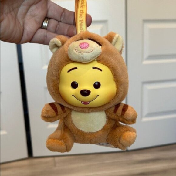 Miniso Disney Winnie The Pooh keychain plush pendant TIGGER new - Picture 1 of 5